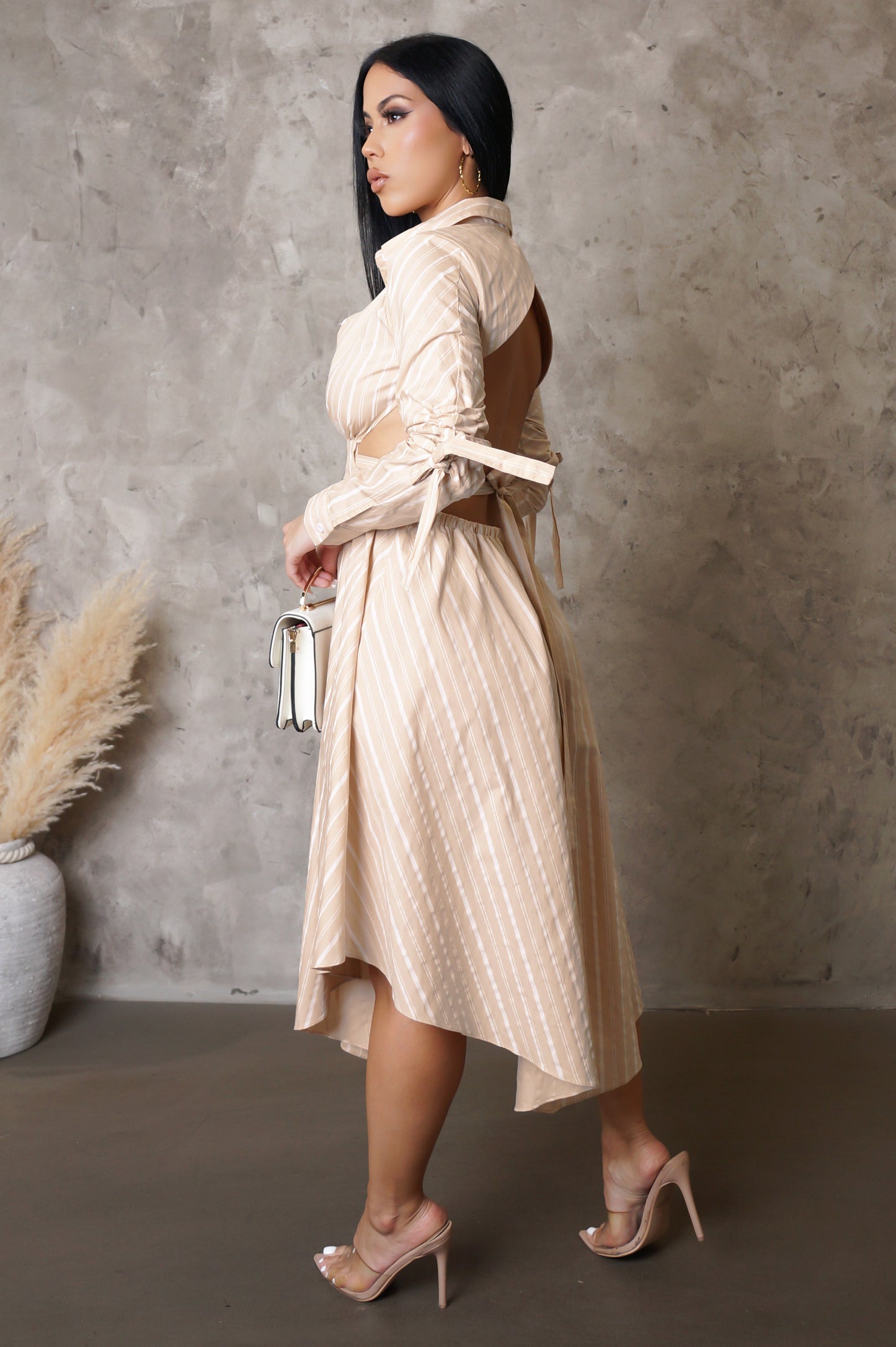 Load image into Gallery viewer, Miss A Midi Dress - Peach
