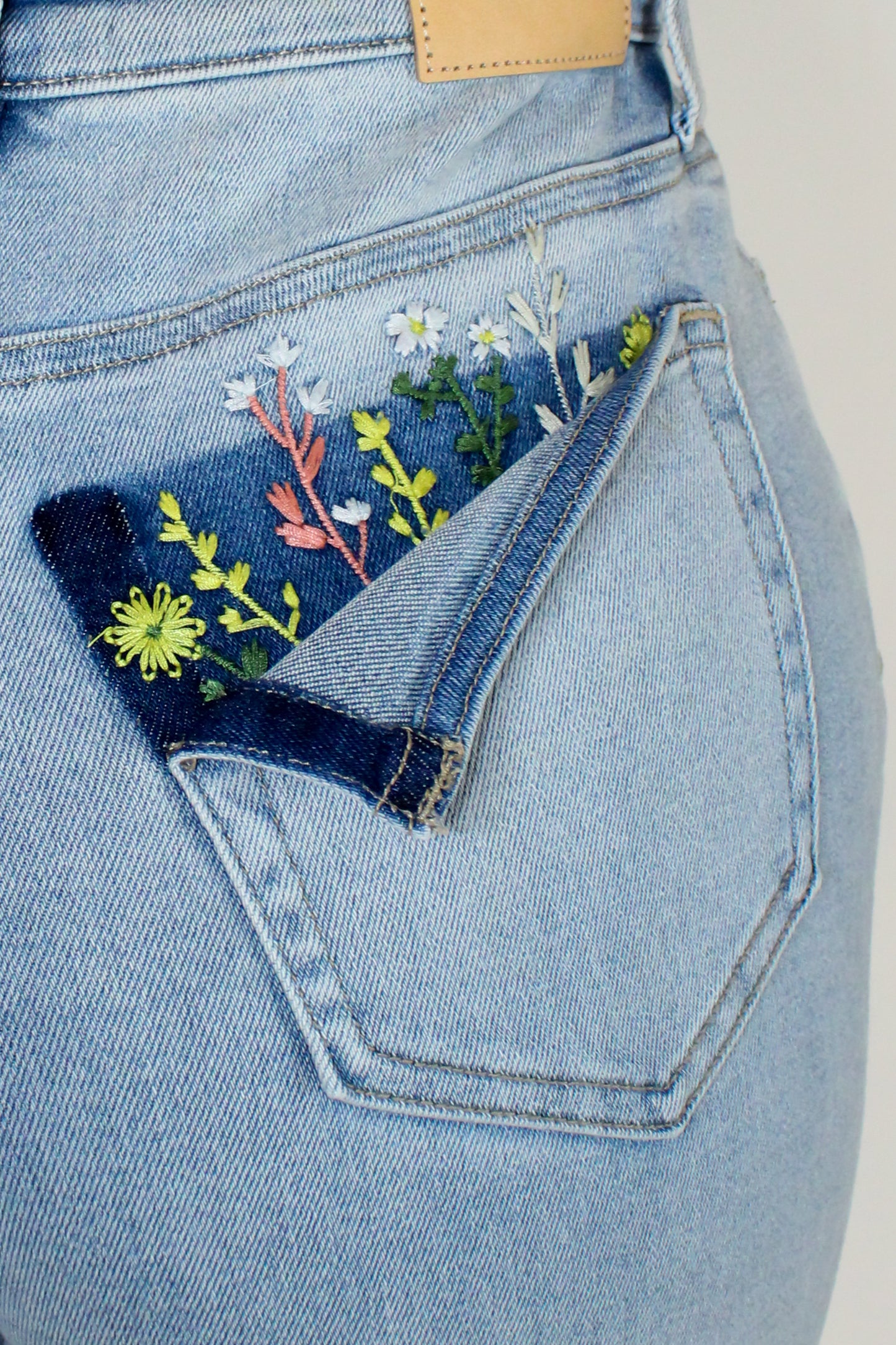 Lazy & Sweet Jeans - Light Wash